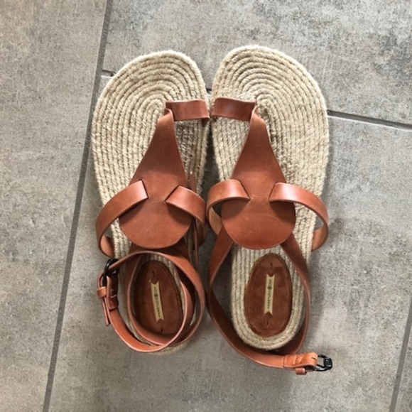 max studio sandals